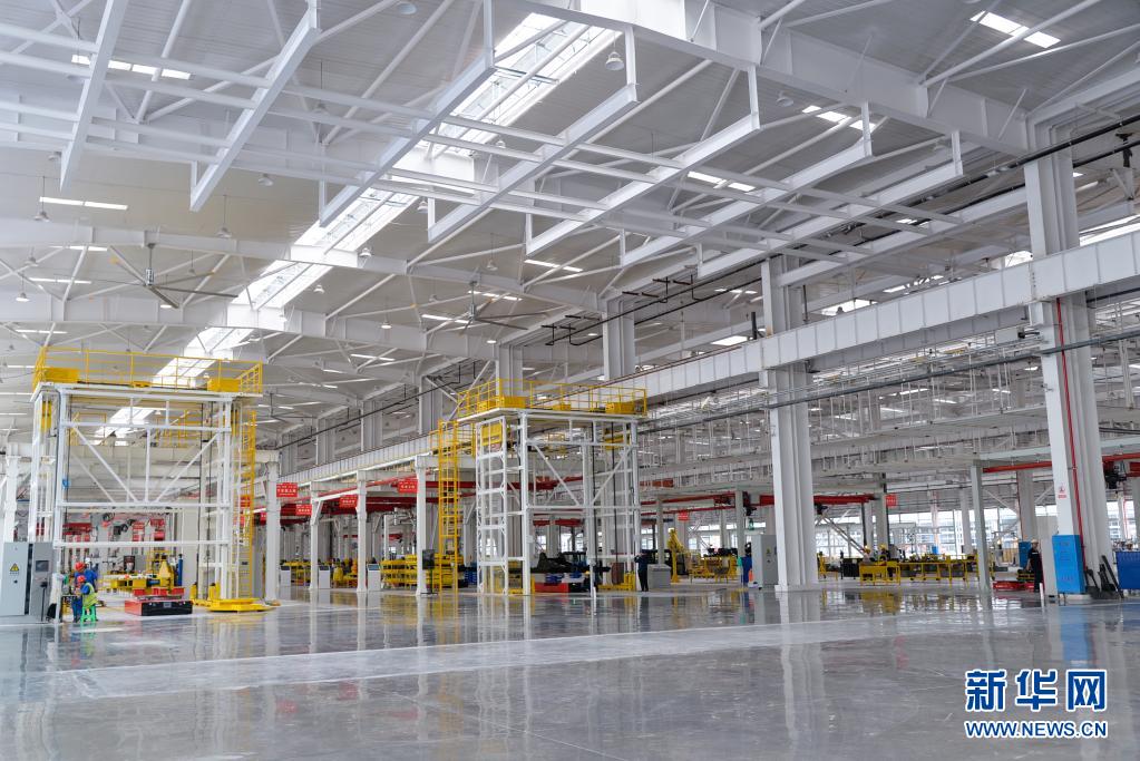 这是位于重庆两江新区的三一重工西南地区首个智能化"灯塔工厂"项目内
