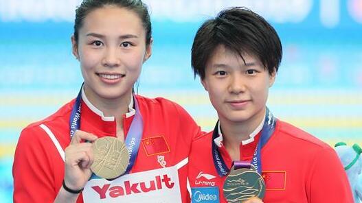 ������ۻ᡿���Ľ��й�ѡ��ʩ͢��/������϶��Ů��˫��3��������ˮ�ھ�