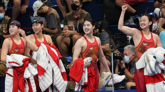 ������ۻ᡿��14���й���Ů��4��200������Ӿ�����������¼���