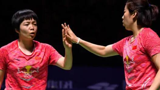 ������ۻ᡿��ë��Ů˫����� �й���ϳ��峿/��һ��ͦ������