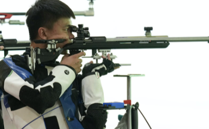 ������ۻ᡿�ڶ�ʮ�߽��ų���������50�ײ�ǹ�������ھ�