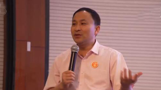 �������ƶ��ͯ�ɳ���·�ϵġ���·�ˡ�