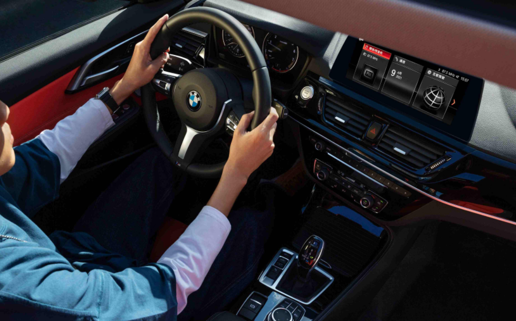 宝马1系内饰图 宝马汽车供图 华龙网发