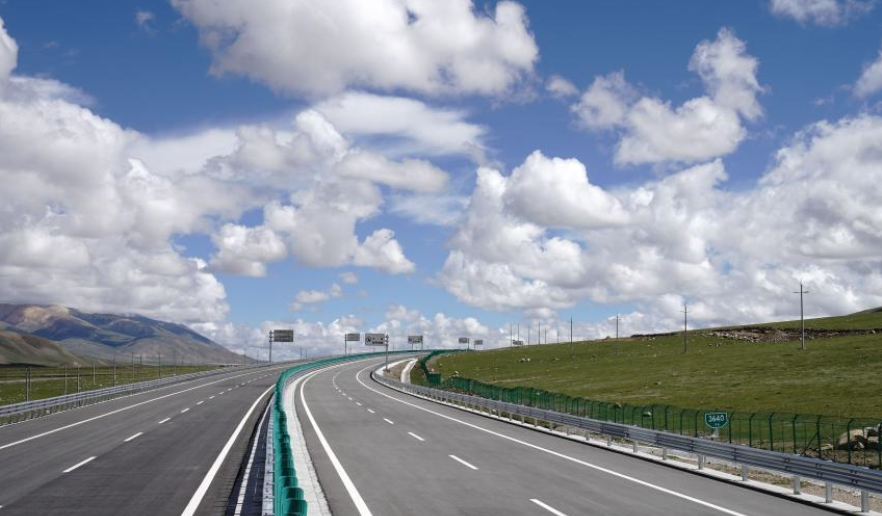 ѩ�򻶸�70�ء�����������ʱ�����Ž����̾��Ҹ�·�������ؽ�ͨ������ʩ����ʵ����ʷ�Կ�Խ