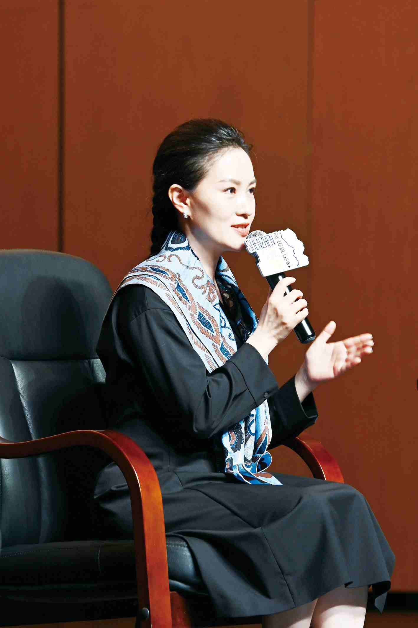 歌唱家雷佳:为音乐坚守 为时代放歌