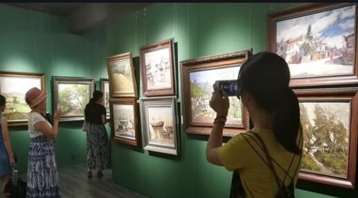 Ӫ���׽��ͻ�д����Ʒչ����