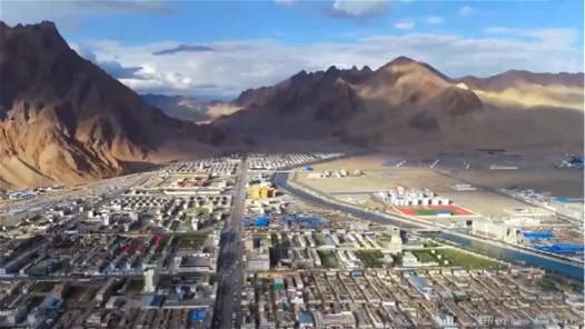 �������� �ø���Ⱥ�ڵĻ�øг�ɫ����