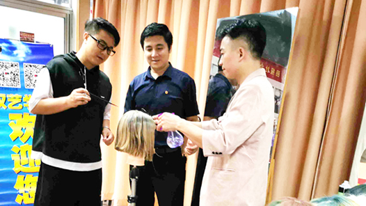 【爱在城市】“Tony老师”陈少飞：17年钻研美发技艺