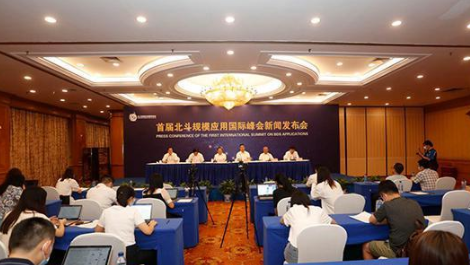 �������ϵ�����ڣ�����ı������Է���������ɫ����