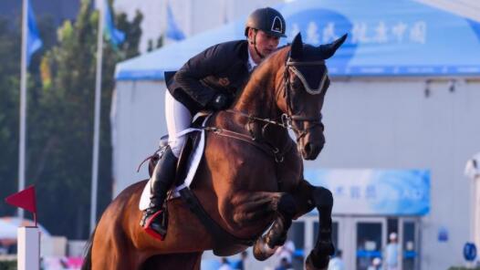 ȫ�˻᣺����ʢװ�貽������� �㶫�Ӷ��