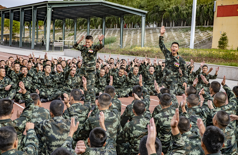 武警新疆总队开展适应性训练助力新兵融入部队生活节奏