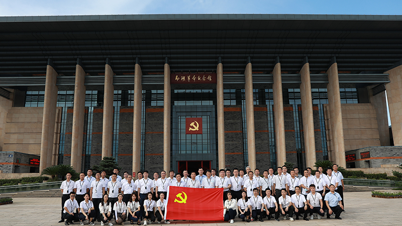 �����������֣����ߡ�һ��· ����ΰ�󽨵����� ���й������촬�м�ȡ�ܽ�����