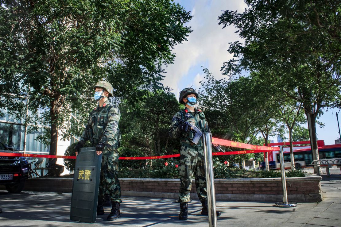 喜迎国庆武警巡逻兵在战位守护一方平安