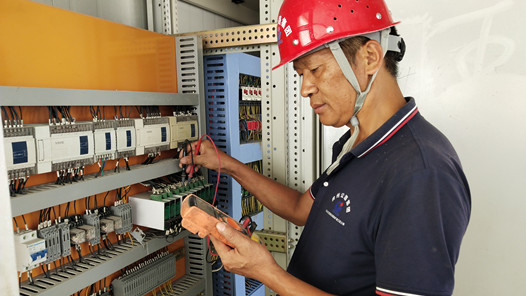 ���κ죺����һ�ߵķ���ר��