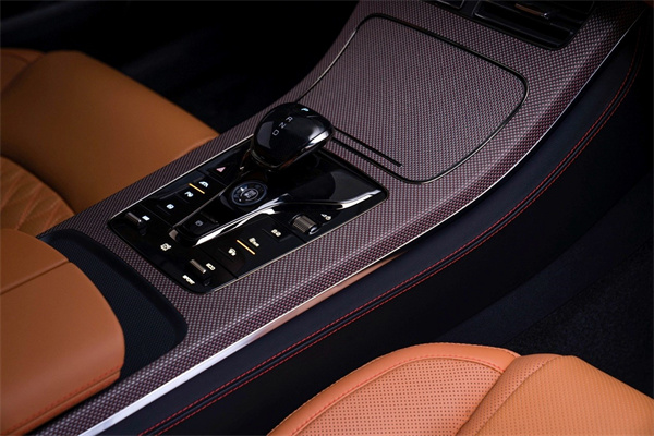 汉ev"金鳞橙/凝夜紫碳纤维"内饰颜色 比亚迪汽车供图 华龙网发