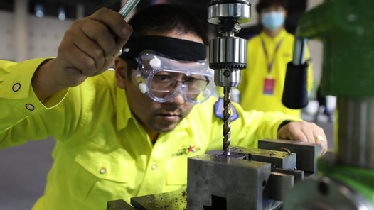 �����߽�ȫ��ְ��ְҵ���ܴ������㶫18��ѡ�ֲμӲ�ҵ���ˡ�ȫ�˻ᡱ