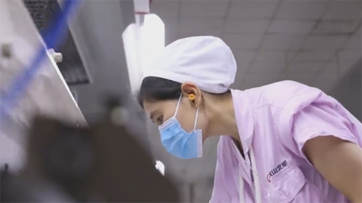 【爱在城市】梁云霄：编织锦绣新时代