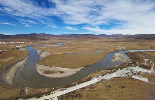【母亲河畔的中国】“月亮湾”：让保护成为高质量发展的新动力