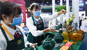 ���Ľ����������չƷ����