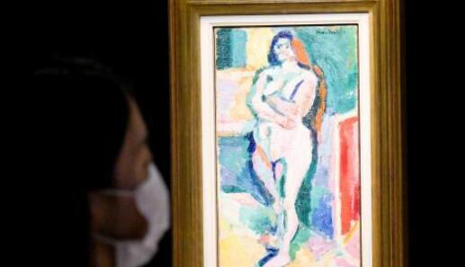 Ұ���ɾ�����վ������Ů����������40����������