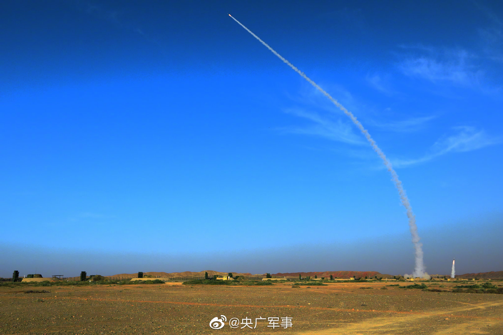 张张都是壁纸陆军某防空旅跨昼夜实弹对抗演练掠影