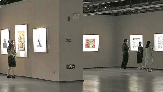 �㶫�����ҹ�������չ��ҵ̬ת�� ӿ��һϵ�С�ѧ����չ��