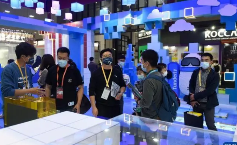 ����ʵ�ӿ����ɫ���ǻ�