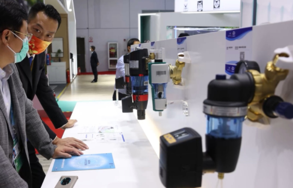 ���ĳ�Ԫ�ϡ��Ľ�����