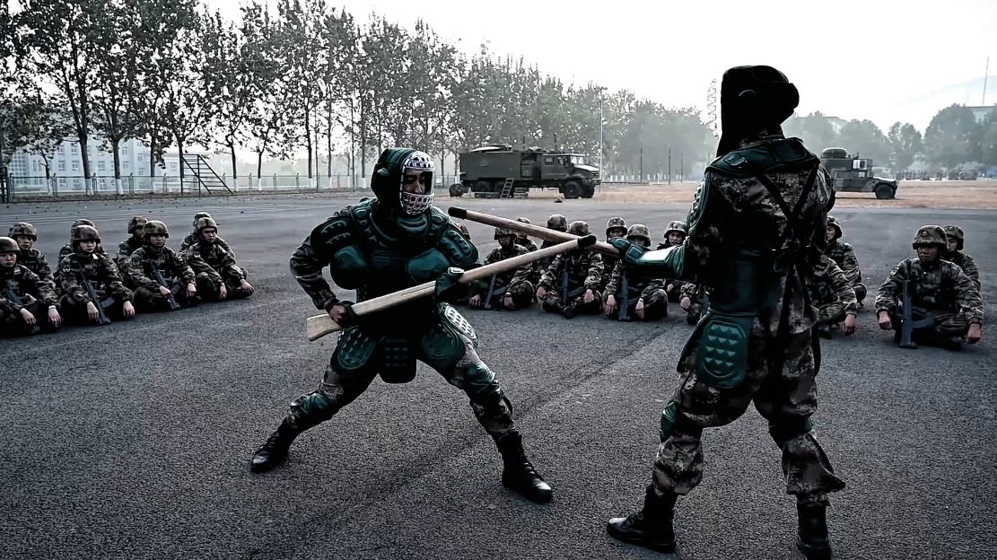 逢敌亮剑 刺刀见红:陆军第81集团军某合成旅开展刺杀骨干集训考核