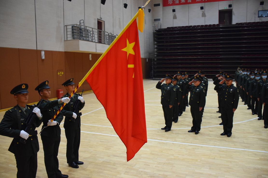 告别军旗战略支援部队某部举行士兵退役仪式