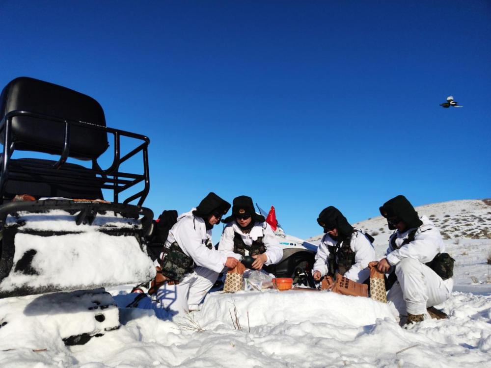 一组雪景照带你了解边关军人