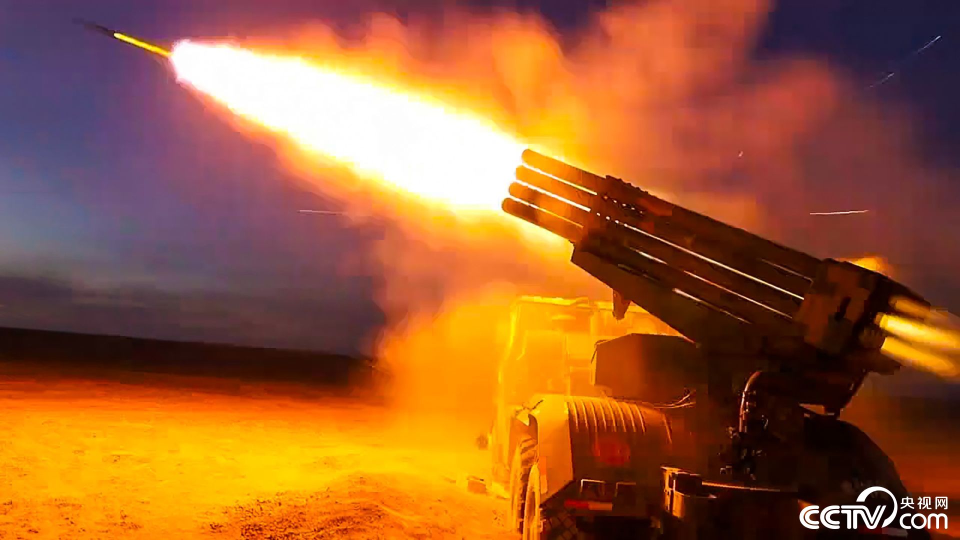 陆军某合成旅火箭炮分队跨昼夜实弹射击提高实战精确打击能力