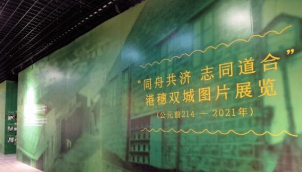 ����˫��ͼƬչ����