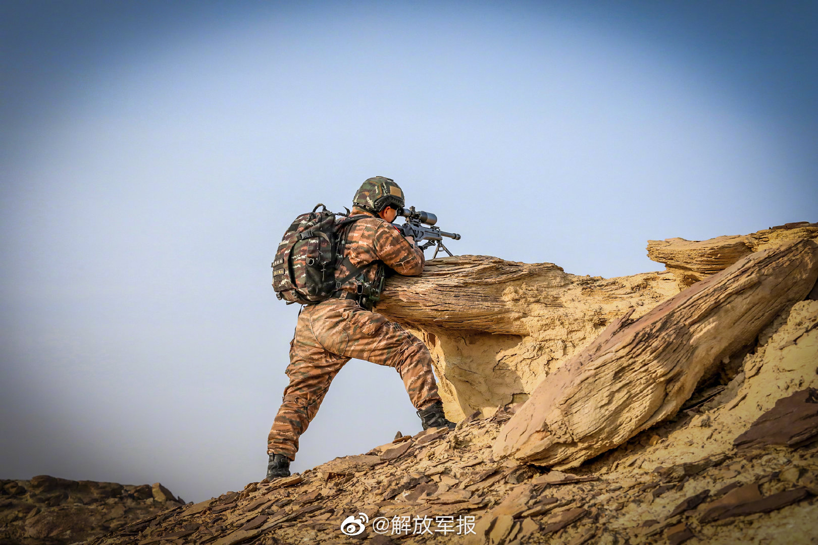 酷图武警特战队员山地捕歼战斗