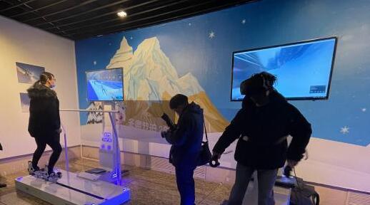 �ٳ�ǧУ�������¡�����ѩ����������ʵ��������Ļ