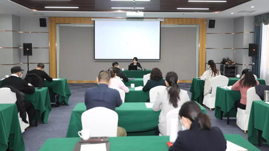 内蒙古自治区总工会举办党的十九届六中全会精神职工宣讲团培训班