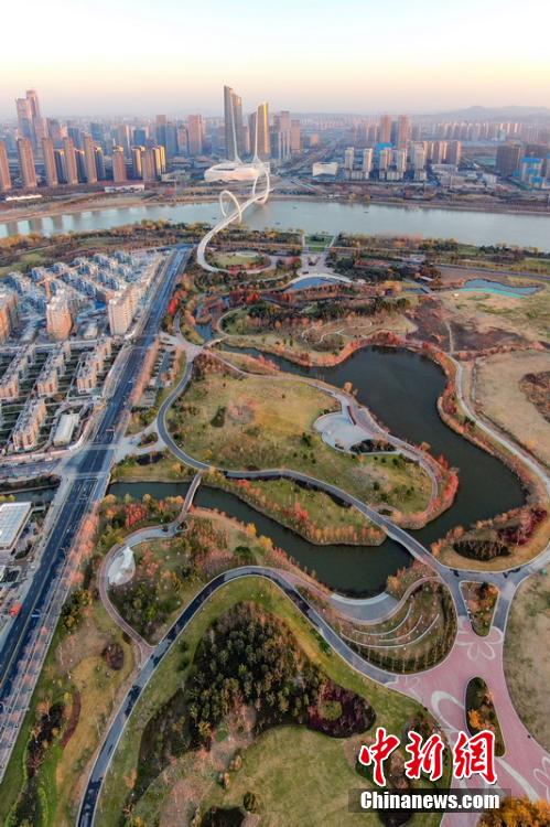 航拍长江中岛屿南京江心洲冬日好风光-中工旅游-中工网