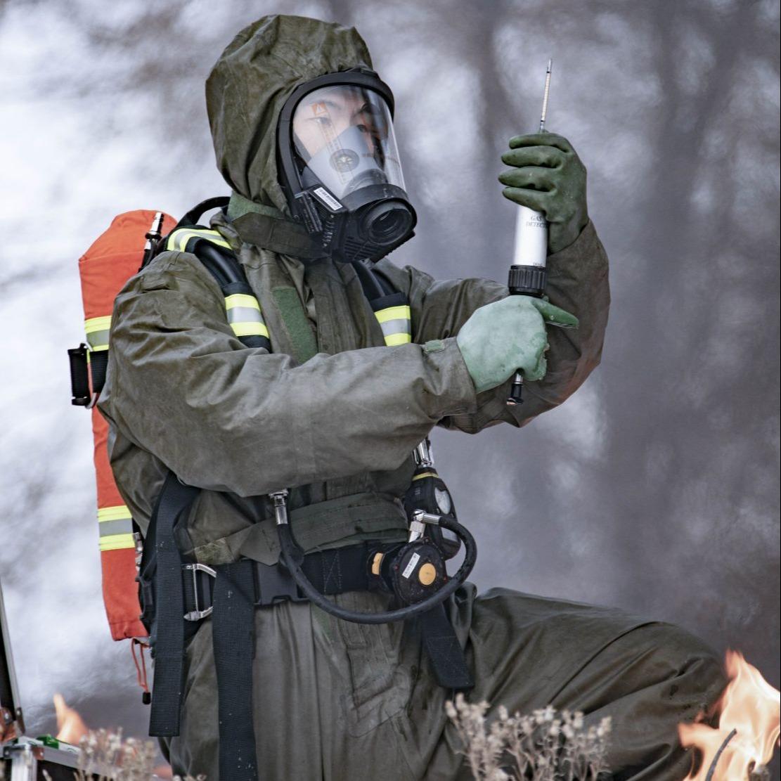 新年开训直击武警防化兵实战化应急演练现场