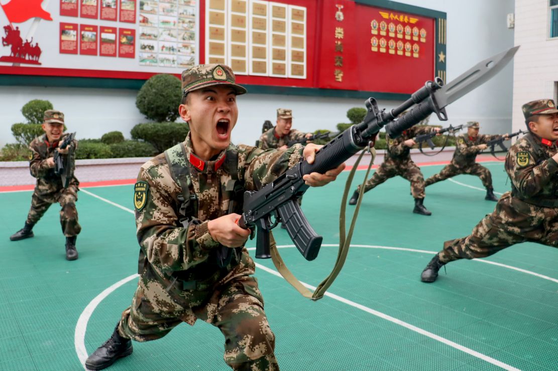 接握钢枪岗前培训助力新兵走向战场