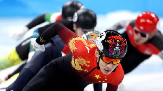 任子威、李文龙摘得短道速滑男子1000米金银牌