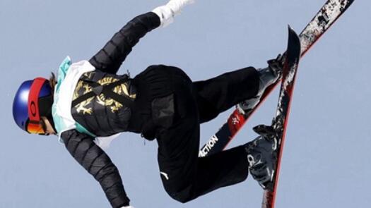 北京冬奥会自由式滑雪女子大跳台决赛：谷爱凌第一跳拿到93.75分