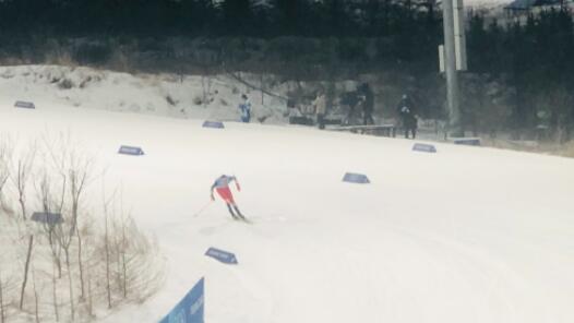 冬奥会北欧两项赵嘉文顺利完赛