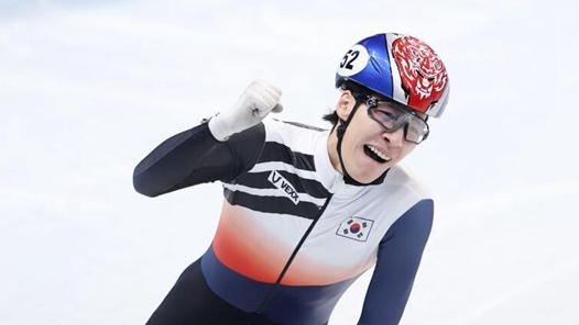 短道速滑男子1500米决赛：韩国选手黄大宪夺冠