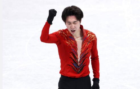 花滑男单：美国选手陈巍获得金牌 羽生结弦无缘奖牌