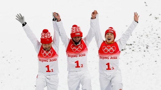 自由式滑雪空中技巧混合团体决赛：中国队获得亚军