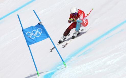 瑞士选手夺得高山滑雪女子超级大回转金牌