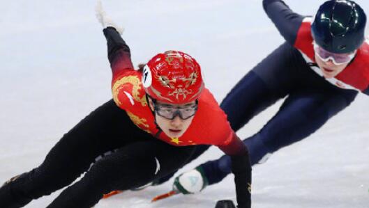 【冬奥进行时】短道速滑男子5000米接力半决赛：中国队直进决赛