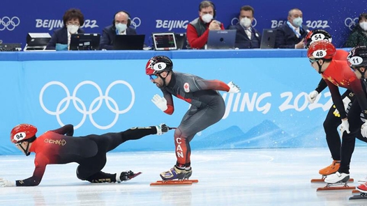 李文龙：摔倒后首先想的是尽量追赶