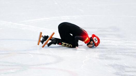 范可新：亲吻冰面感谢祖国