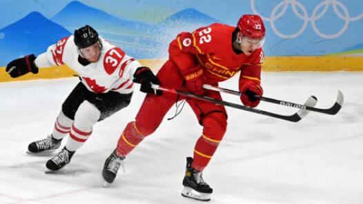 中国男冰不敌加拿大 四队晋级八强
